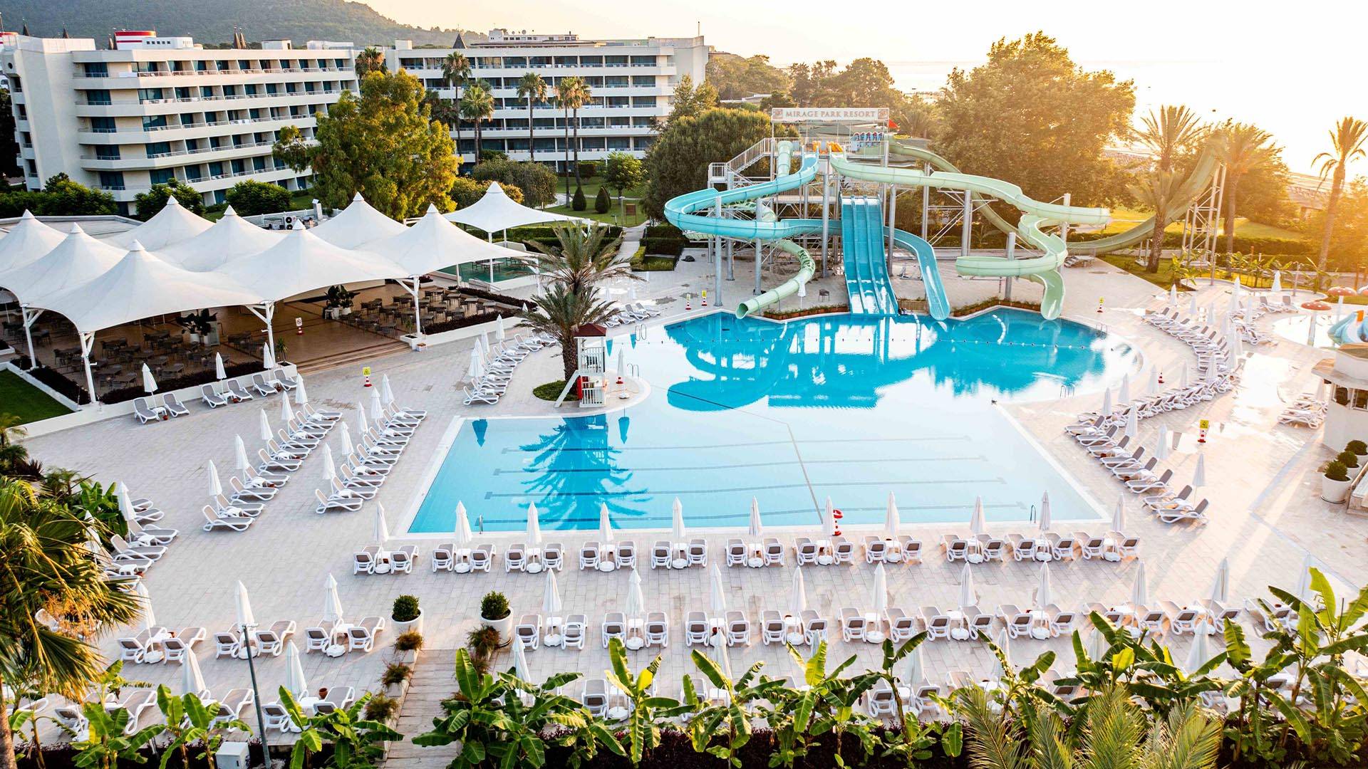 AQUA POOL BAR